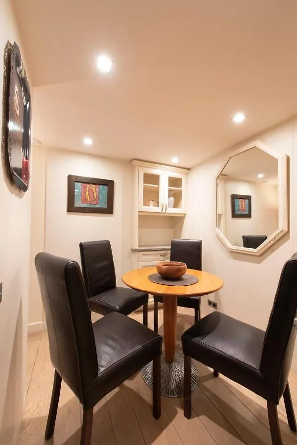 Fenetre Sur Cour Appartement Parijs